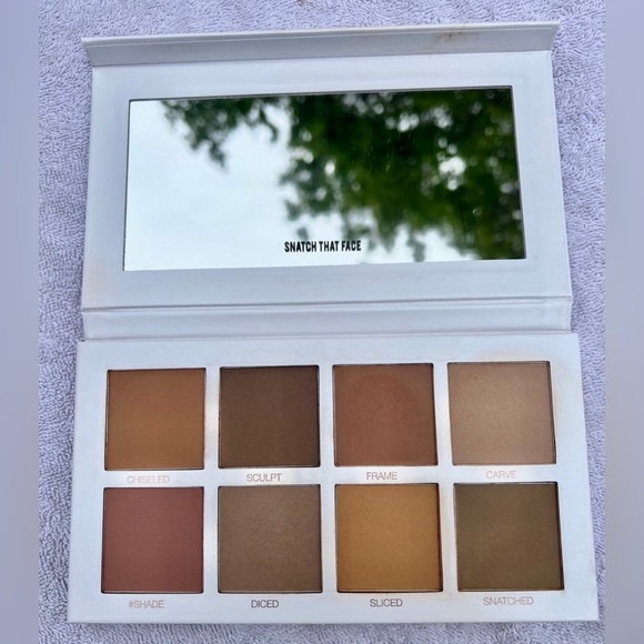Used Scott Barnes Sculpting and Contour Palette - Picture 1 of 3